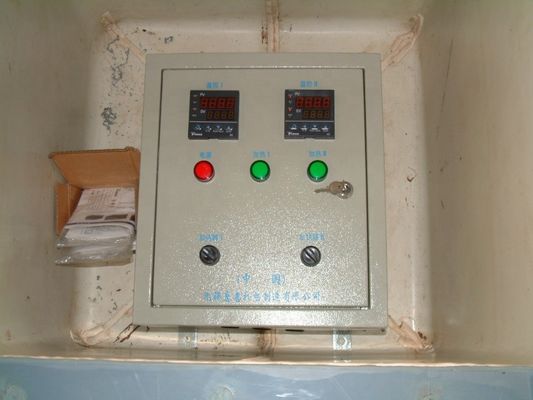 Nagel-Schrauben überdachend, tauchen Sie vor die Behandlungs-Maschinerie auf, die Elektrogalvanisation passiviert