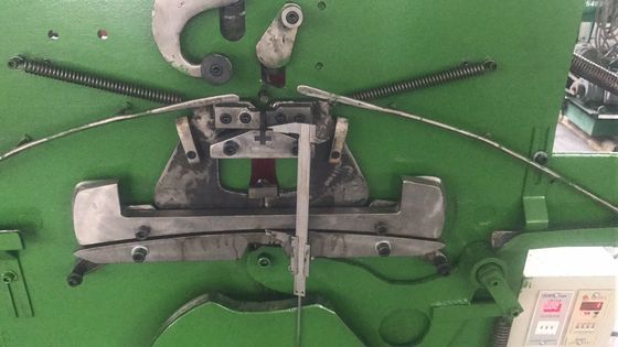 Automatische Wäscherei galvanisierter Stahlkleiderbügel, der Maschine herstellt