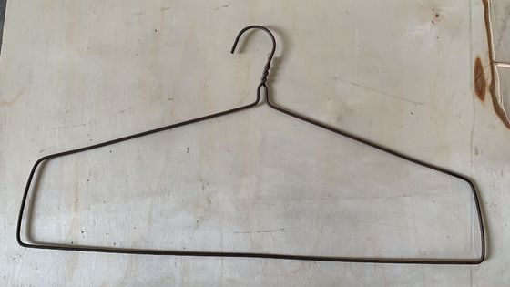 Automatische Wäscherei galvanisierter Stahlkleiderbügel, der Maschine herstellt