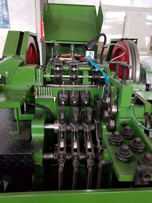 Niet-kalte Vortriebsmaschine, zwei sterben die vier Schlag-Art