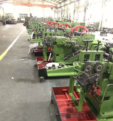 Niet-kalte Vortriebsmaschine, zwei sterben die vier Schlag-Art